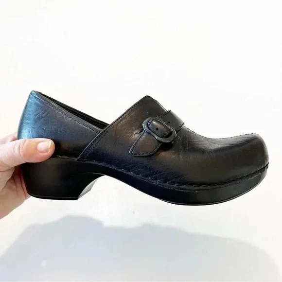 Dansko Tamara Clogs Black Leather Women’s Size 38 EU Buckle Detail Comfort Work - Picture 2 of 14
